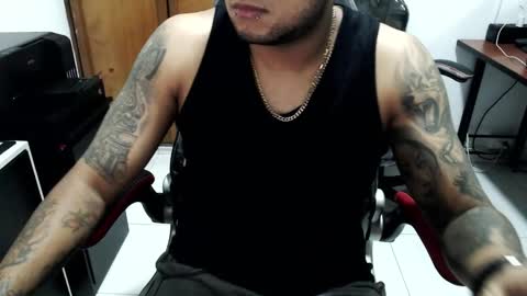 Snapshot of alejoconex6 chatting on November 17, 2025, 2:17 am Alejo online show from November 17, 2025, 2:17 am