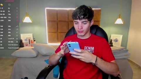 ALejoo Saenz online show from October 4, 2025, 4:54 am