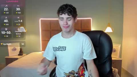 ALejoo Saenz online show from November 18, 2025, 5:17 pm