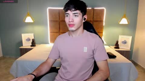 ALejoo Saenz online show from March 3, 2026, 1:23 am