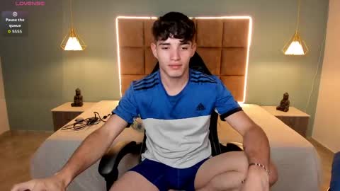 ALejoo Saenz online show from May 16, 2026, 4:31 am