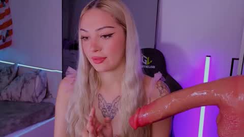 Snapshot of aleksa_candy chatting on September 14, 2025, 3:05 am aleksa_candy online show from September 14, 2025, 3:05 am