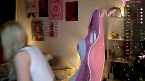 Snapshot of aleksalore chatting on December 2, 2024, 4:09 am Lexi online show from December 2, 2024, 4:09 am