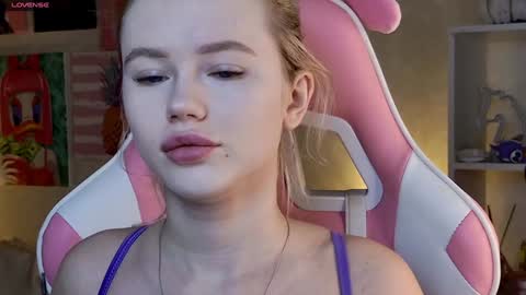 Snapshot of aleksalore chatting on February 7, 2025, 4:06 am Lexi online show from February 7, 2025, 4:06 am
