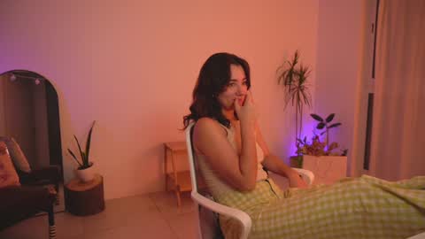 Ale online show from February 7, 2025, 11:45 pm