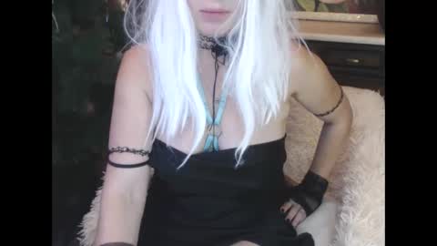 Luly online show from December 16, 2024, 3:51 am