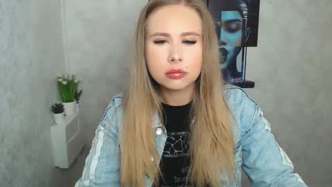 Alena online show from September 14, 2025, 5:06 am
