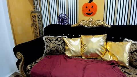 alenarios online show from October 28, 2025, 7:56 am