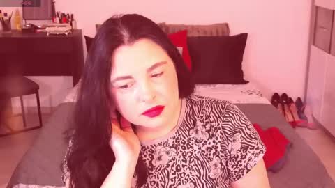 Alenni online show from May 11, 2026, 3:01 am