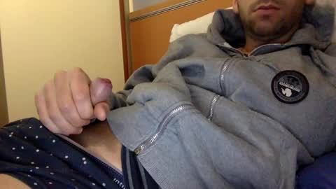 Snapshot of alesex90 chatting on December 20, 2024, 6:24 pm alesex90 online show from December 20, 2024, 6:24 pm