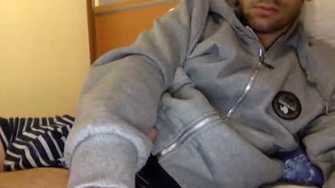 Snapshot of alesex90 chatting on April 30, 2026, 9:04 am alesex90 online show from April 30, 2026, 9:04 am