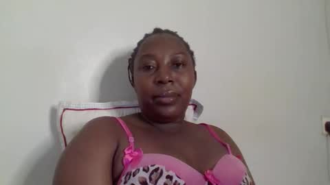 Snapshot of alesha_ chatting on February 27, 2026, 6:35 am Noreen Kennth and Emilly online show from February 27, 2026, 6:35 am