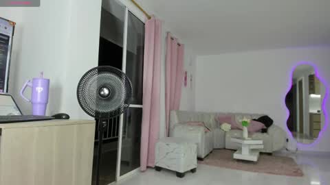 alesia online show from April 3, 2026, 1:25 am