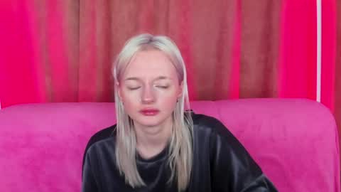 alessakiss online show from May 7, 2026, 2:06 am