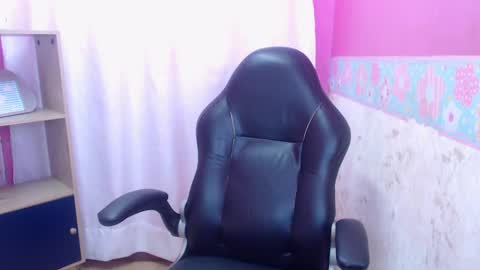IM ALESSANDRA online show from February 20, 2025, 11:54 pm