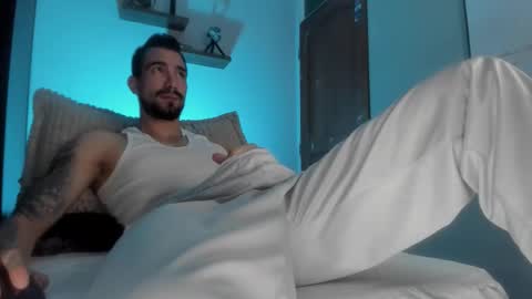 Kciqu3  Independent model online show from October 23, 2025, 8:35 am