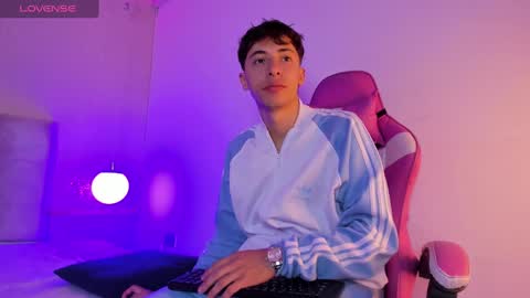 Snapshot of alessandro_dybala chatting on December 23, 2024, 12:19 pm Alessandro Dybala online show from December 23, 2024, 12:19 pm