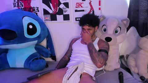 Alessandro Vanni online show from May 11, 2026, 1:17 pm