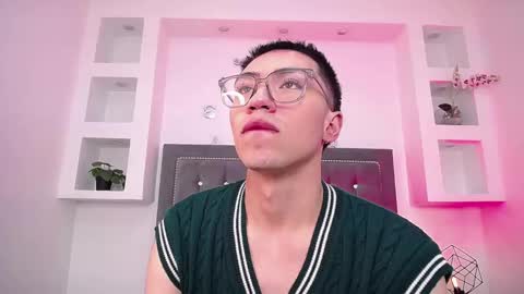 Snapshot of alessandrodaw chatting on November 4, 2025, 4:00 am Alessandro online show from November 4, 2025, 4:00 am