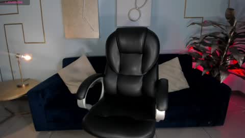 ALESSA ROMERO  online show from January 4, 2025, 7:13 pm