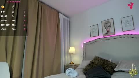 Alessia cruz online show from December 29, 2024, 2:10 pm