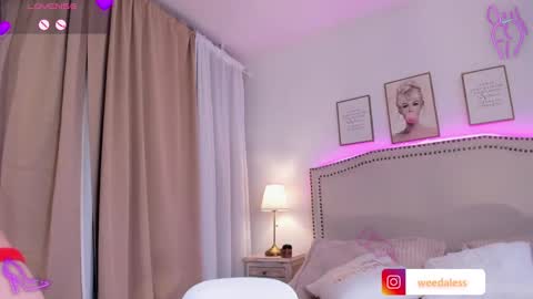 Alessia cruz online show from February 25, 2025, 1:39 pm