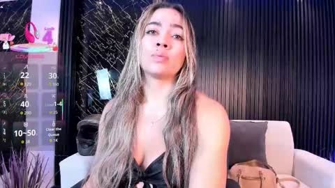 Snapshot of alessia_taylorr chatting on October 14, 2025, 11:55 am Alessia  Everyday From 0530 to 1430 Col Time online show from October 14, 2025, 11:55 am