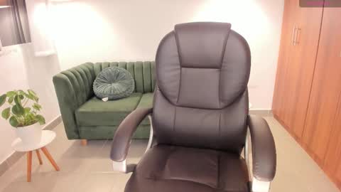 Snapshot of alessia_will chatting on March 18, 2026, 3:20 am Alessia Will online show from March 18, 2026, 3:20 am