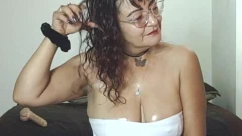 Snapshot of alessiabobs chatting on May 31, 2026, 10:44 pm Allesiaboobs online show from May 31, 2026, 10:44 pm