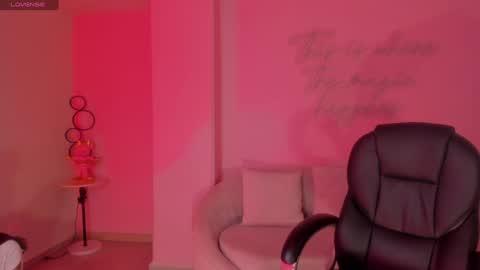 Snapshot of alessiacorleone_ chatting on December 24, 2024, 5:13 pm Alessia online show from December 24, 2024, 5:13 pm