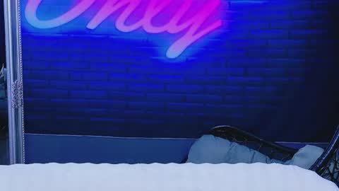 alessiacroft online show from May 3, 2026, 4:07 am