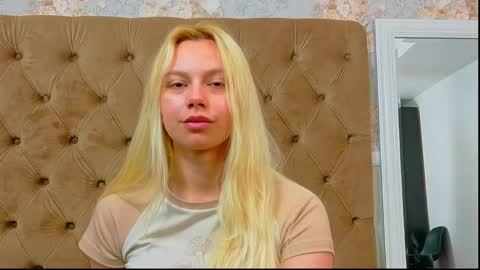 alessiacroft online show from May 17, 2026, 4:10 am
