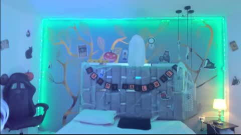 Alessia online show from October 31, 2025, 4:57 am