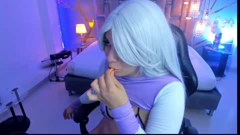 Alessia online show from November 7, 2025, 4:34 am