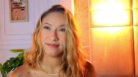 Snapshot of alessialondon chatting on May 1, 2026, 10:20 am Alessia online show from May 1, 2026, 10:20 am