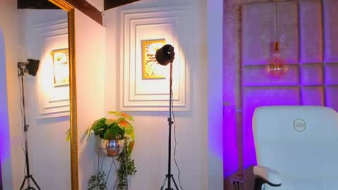 Snapshot of alessialondon chatting on May 11, 2026, 2:45 pm Alessia online show from May 11, 2026, 2:45 pm