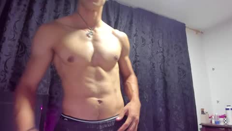 alessio Vale online show from April 7, 2026, 1:28 am
