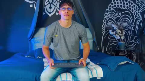 Alessio online show from December 20, 2025, 12:01 pm