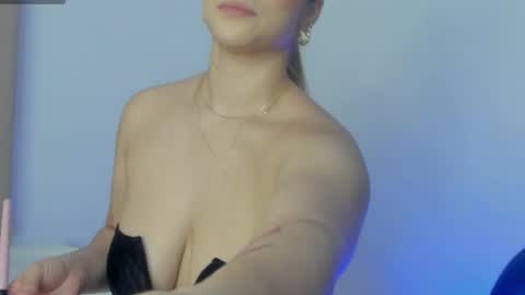 Alessia Moon online show from June 3, 2026, 11:35 am
