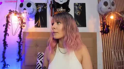 Snapshot of alesziarose chatting on October 13, 2025, 7:25 pm Aleszia online show from October 13, 2025, 7:25 pm