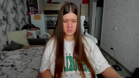 Aletta Oushen online show from November 11, 2025, 8:36 am