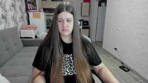 Aletta Oushen online show from December 4, 2025, 10:13 am