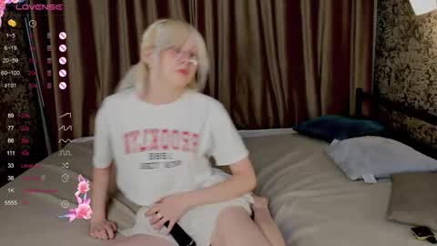 Lola online show from September 22, 2025, 3:14 pm