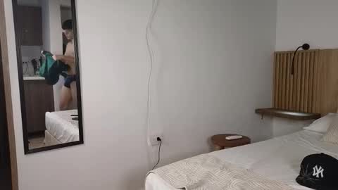 alex online show from October 20, 2025, 1:33 pm