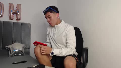 Snapshot of alex__lover chatting on December 6, 2024, 12:34 am Owen online show from December 6, 2024, 12:34 am