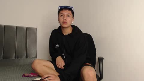 Snapshot of alex__lover chatting on December 12, 2024, 1:21 am Owen online show from December 12, 2024, 1:21 am