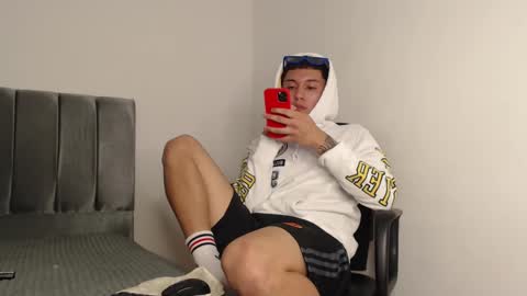 Snapshot of alex__lover chatting on December 12, 2024, 4:48 am Owen online show from December 12, 2024, 4:48 am