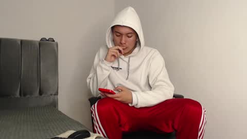 Snapshot of alex__lover chatting on December 18, 2024, 5:26 am Owen online show from December 18, 2024, 5:26 am