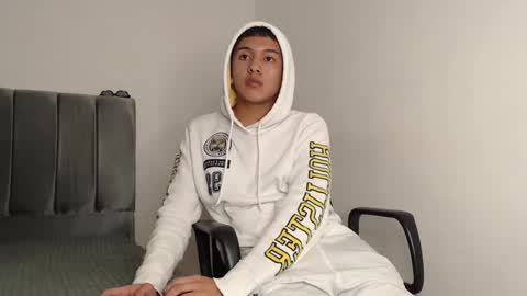 Snapshot of alex__lover chatting on December 19, 2024, 5:18 am Owen online show from December 19, 2024, 5:18 am