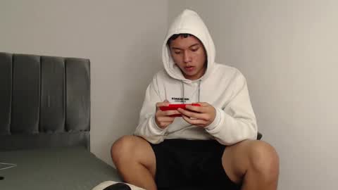 Snapshot of alex__lover chatting on December 21, 2024, 5:58 am Owen online show from December 21, 2024, 5:58 am